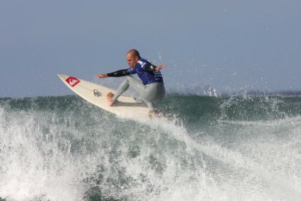 Kelly Slater shows us how it should be done.